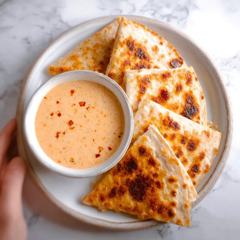 Taco Bell Quesadilla Sauce: Creamy and Spicy Copycat Recipe
